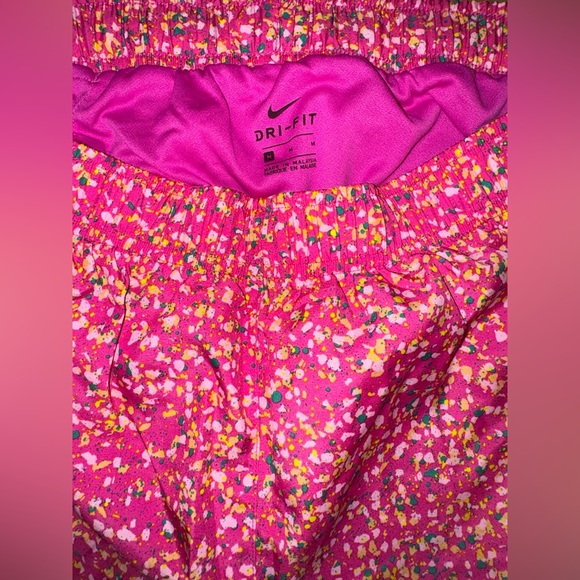 Nike Women’s Running Shorts Size M - Picture 4 of 4